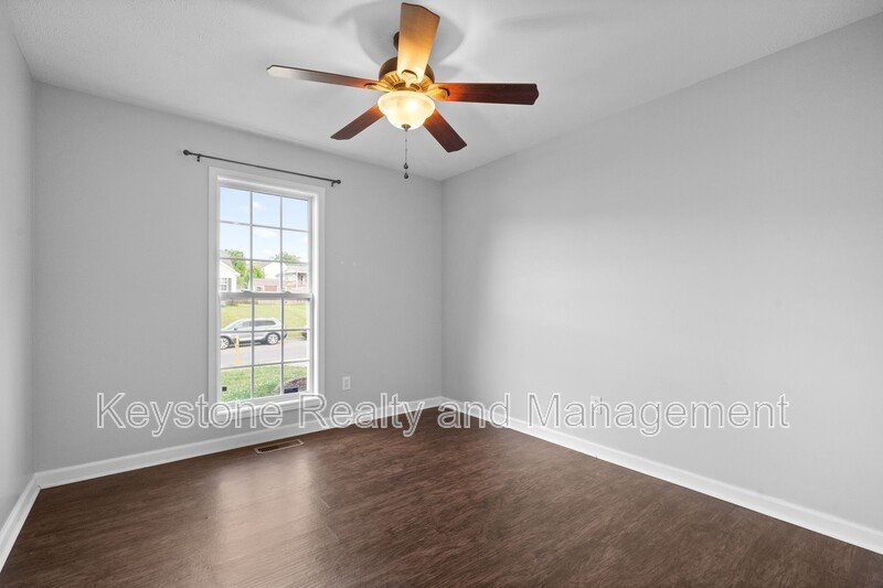 1405 Mutual Drive property image