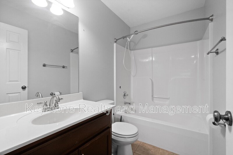 1405 Mutual Drive property image