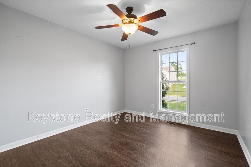 1405 Mutual Drive property image