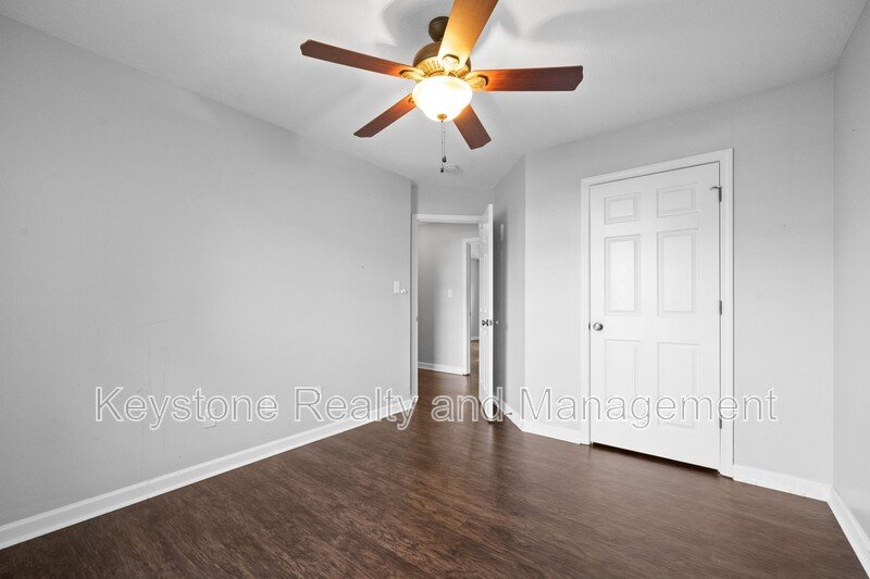 1405 Mutual Drive property image