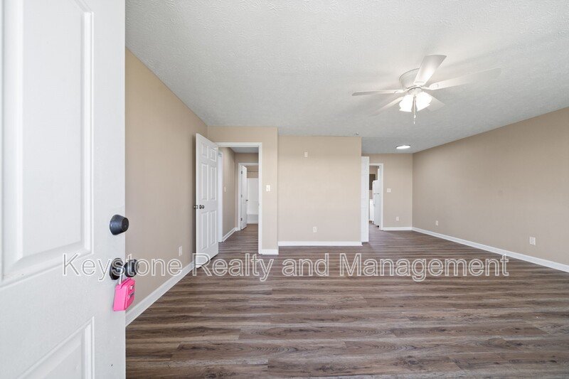 290 Thompsonville Lane Unit 303 property image