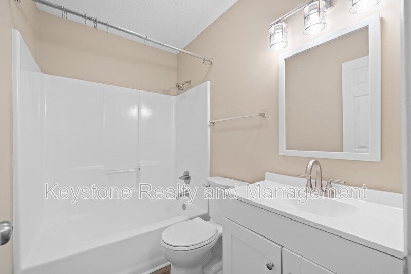 290 Thompsonville Lane Unit 303 property image