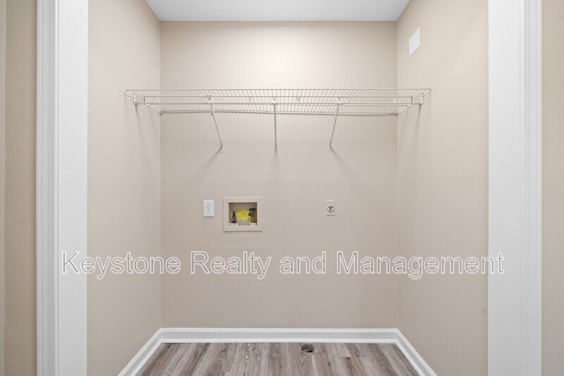 290 Thompsonville Lane Unit 303 property image
