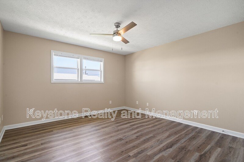 290 Thompsonville Lane Unit 303 property image