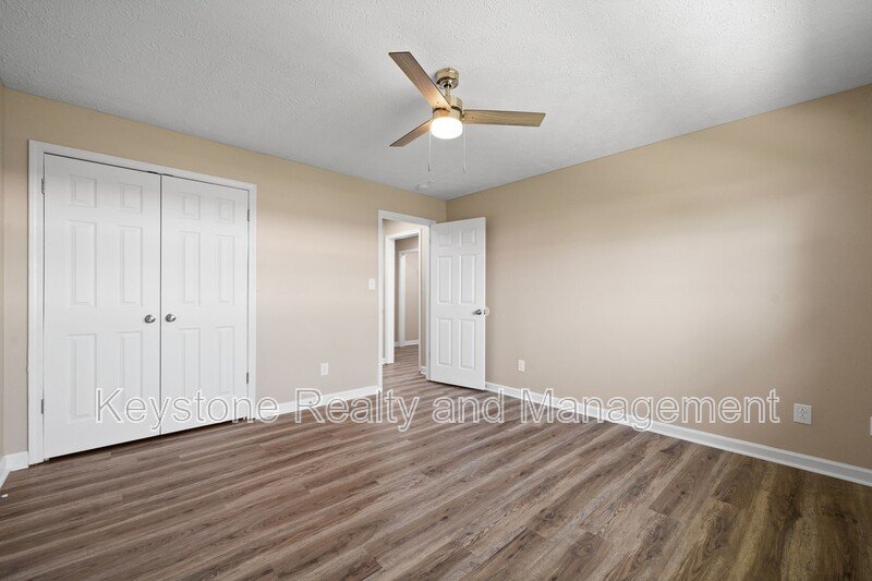 290 Thompsonville Lane Unit 303 property image