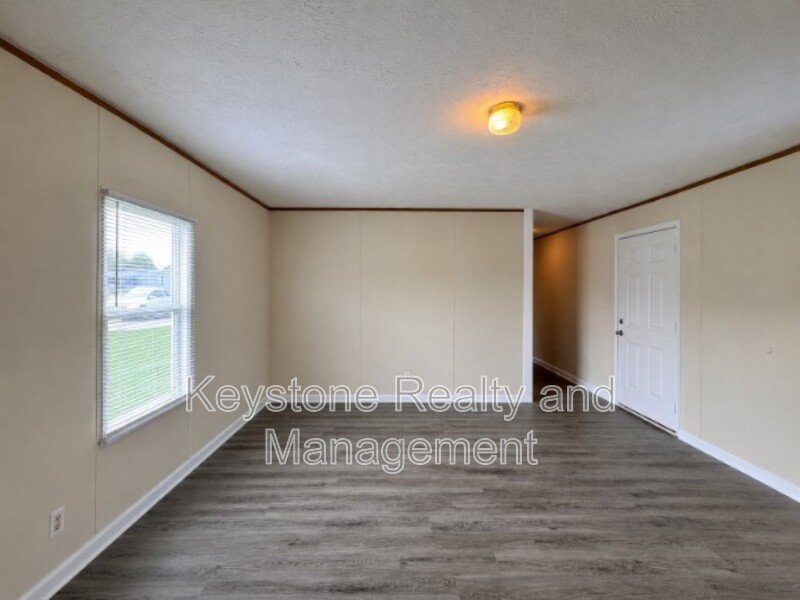 726 Trevor Lane property image