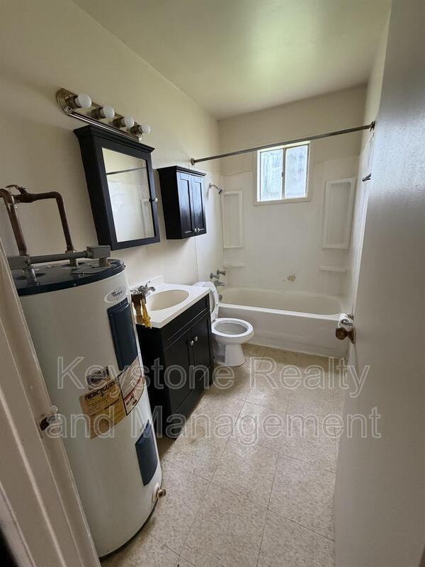 315 Crestview Drive property image