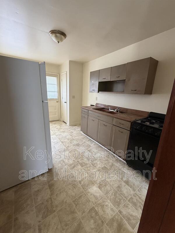 315 Crestview Drive property image