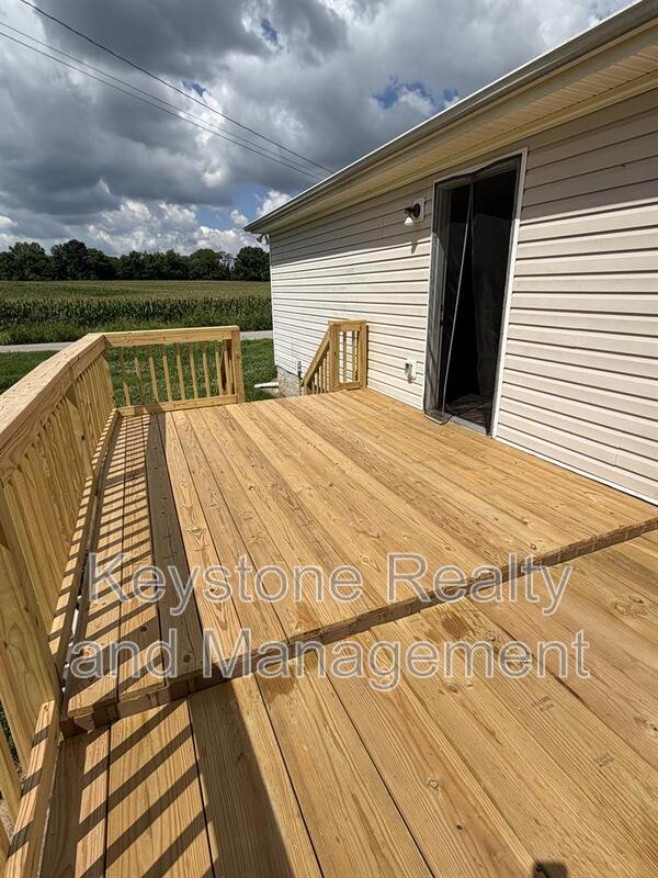163 W. Oak Street property image