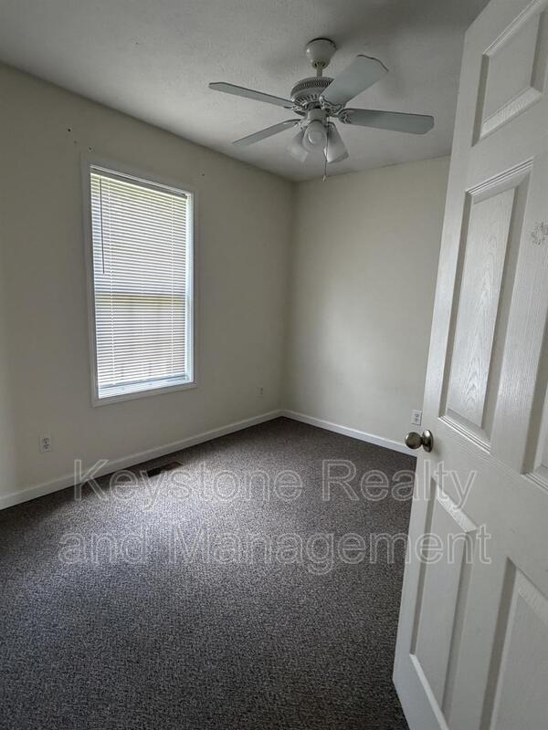 163 W. Oak Street property image