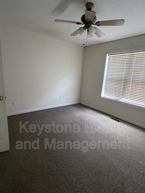 163 W. Oak Street property image