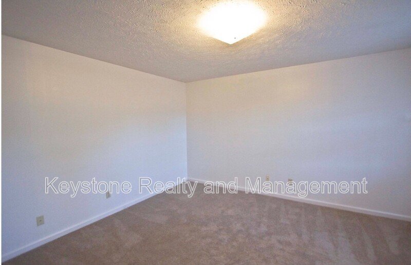 1375 Thompsonville Lane Unit 18 property image
