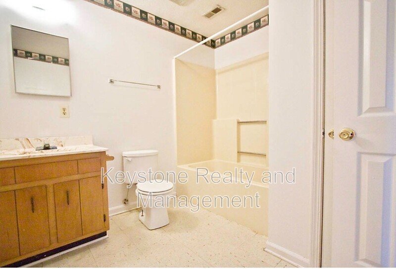 1375 Thompsonville Lane Unit 18 property image