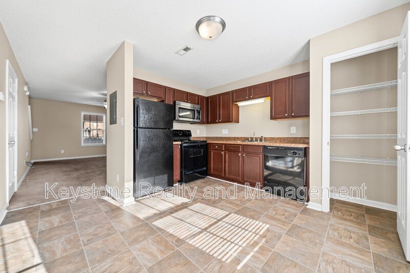 816 Oak Arbor Court property image