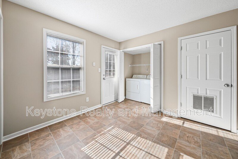 816 Oak Arbor Court property image