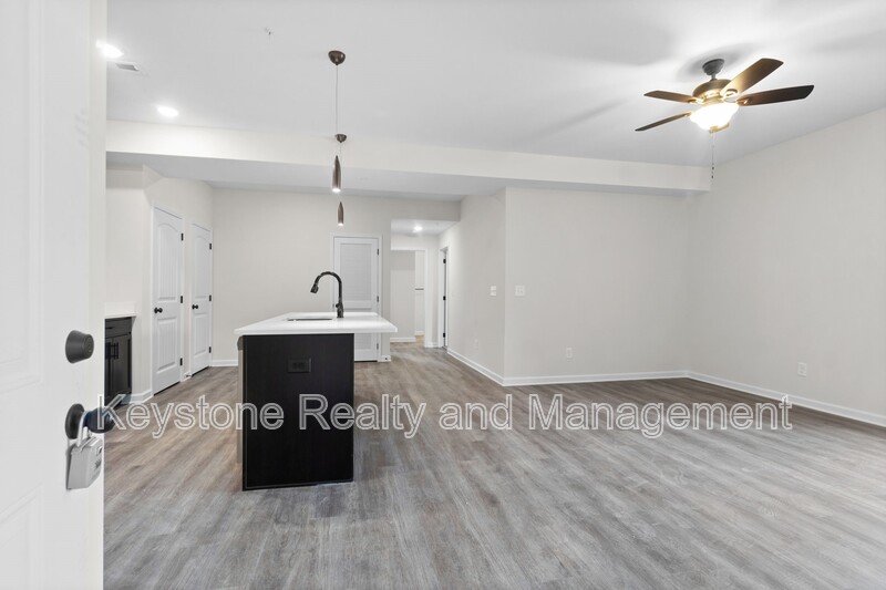 229 E. Johnson Circle Unit A-302 property image