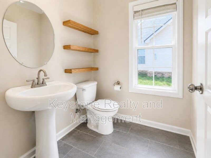 384 Wingfield Drive property image