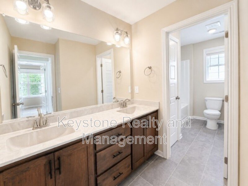 384 Wingfield Drive property image