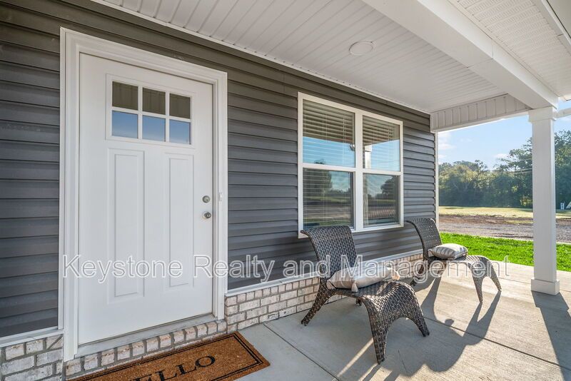 302 Wisteria Lane property image
