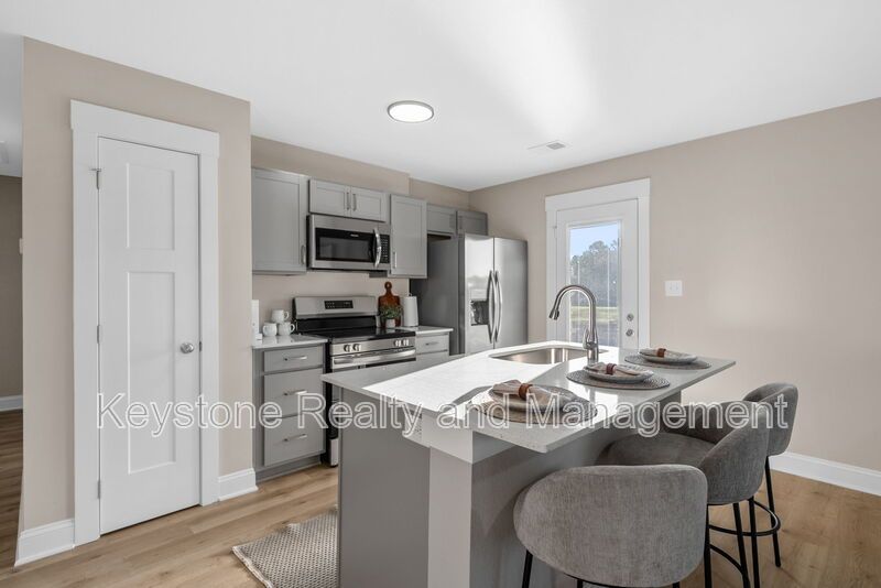 302 Wisteria Lane property image
