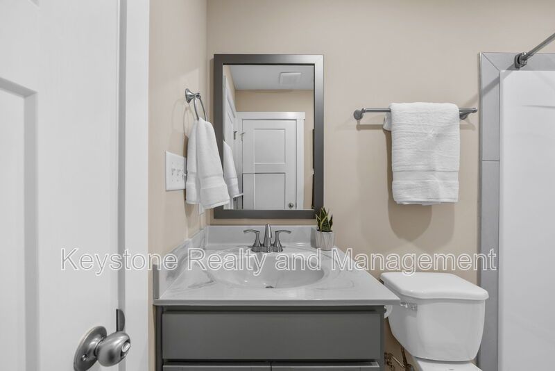 302 Wisteria Lane property image