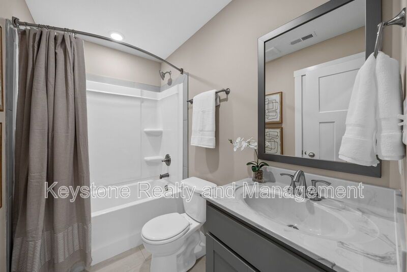 304 Wisteria Lane property image