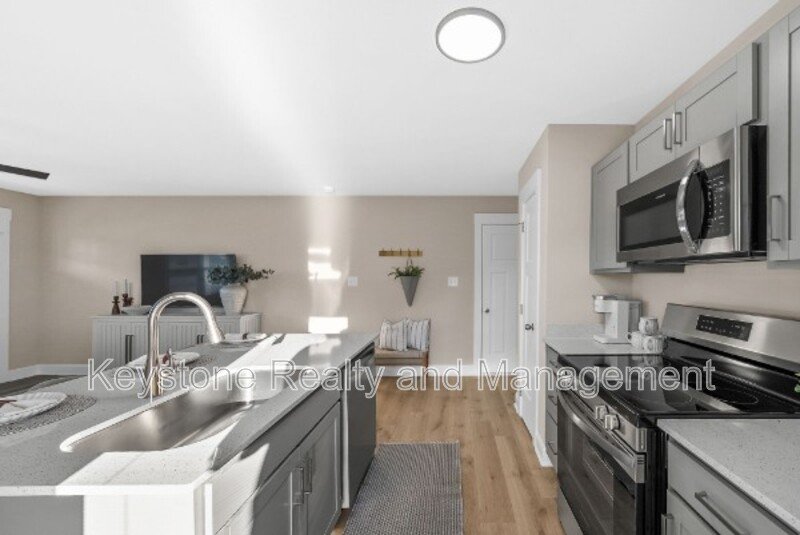 404 Juniper Way property image