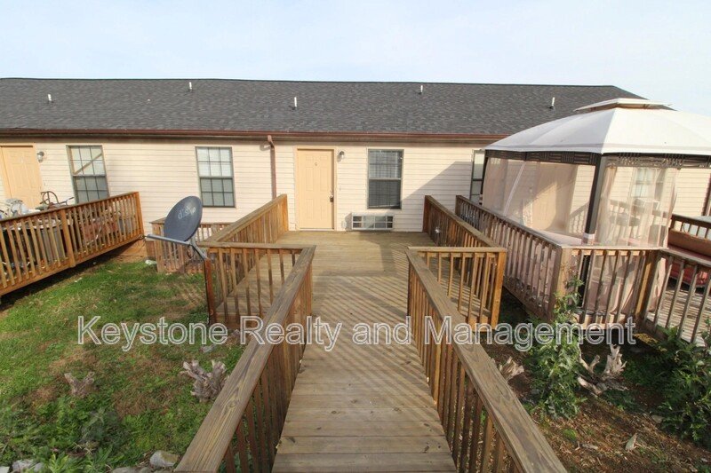 706 Peachers Drive Unit J property image