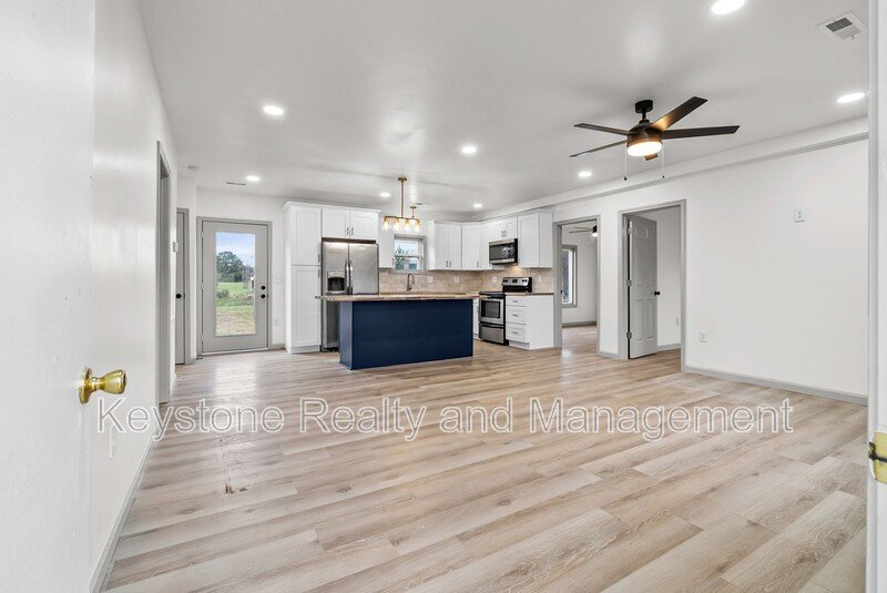 225 Military Road property image