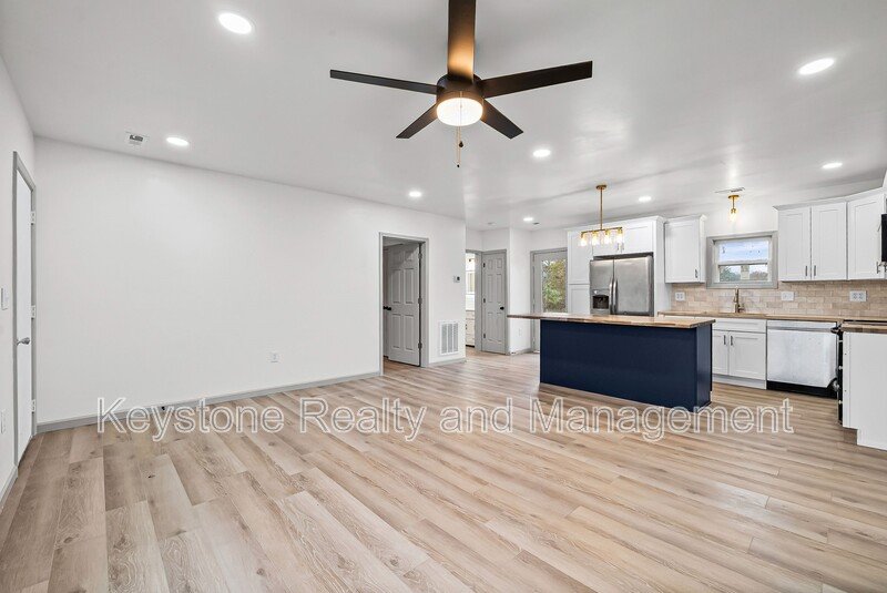 225 Military Road property image
