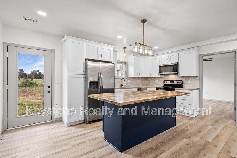 225 Military Road property image