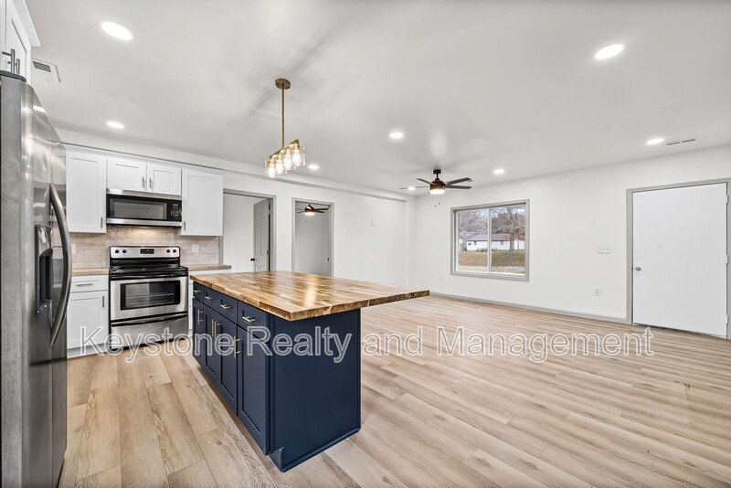 225 Military Road property image