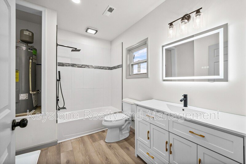 225 Military Road property image