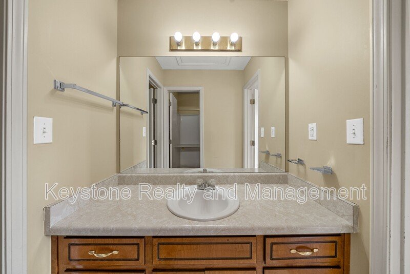 3252 Tower Drive property image