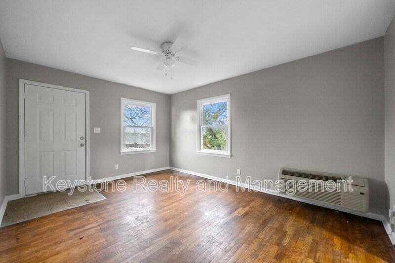 1525 Ferrel Street Unit 8 property image