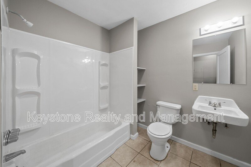 1525 Ferrel Street Unit 8 property image