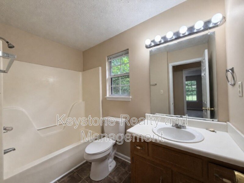 2050 Carneal Lane property image