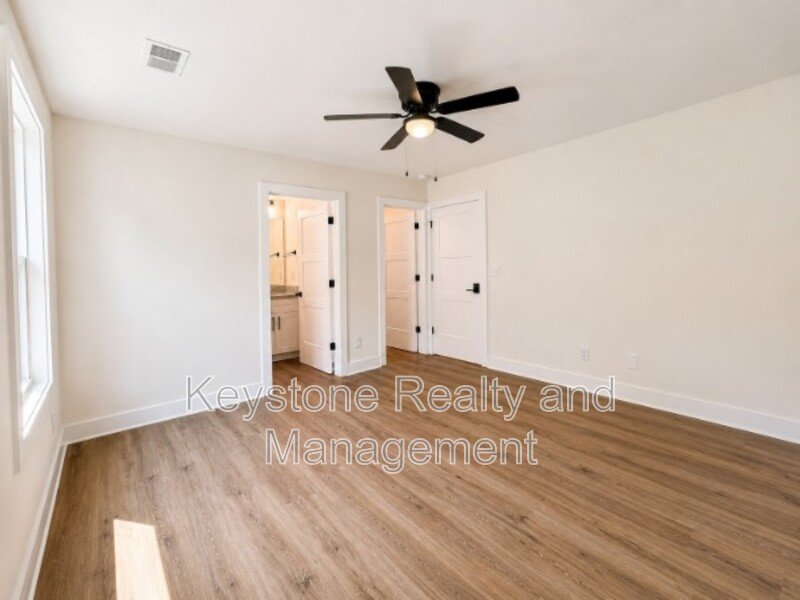 925 Ford Street Bedroom D property image