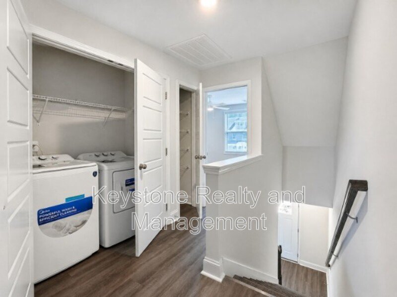 1301 W. Woodland Valley Lane property image
