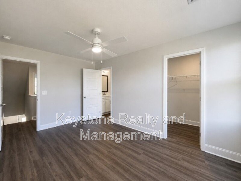 1304 W. Woodland Valley Lane property image