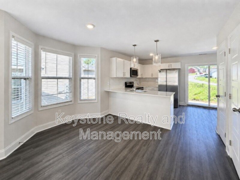 1201 W. Woodland Valley Lane property image