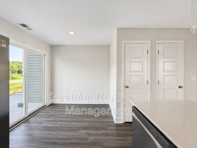 1201 W. Woodland Valley Lane property image
