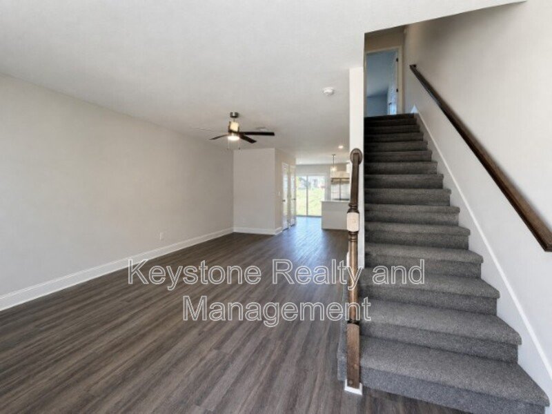 1205 W. Woodland Valley Lane property image