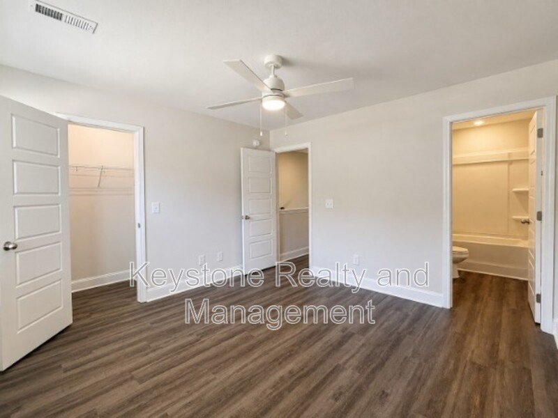 1207 W. Woodland Valley Lane property image