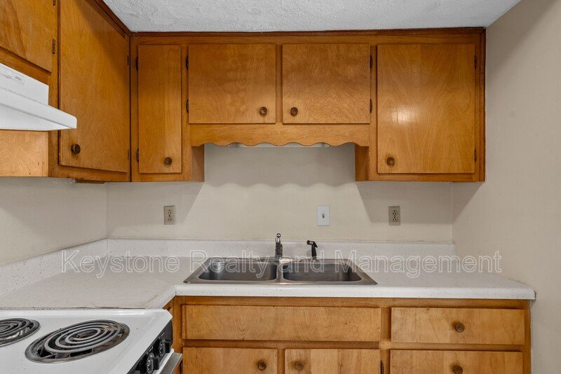 1070 Pembroke Oak Grove Road Unit 26 property image