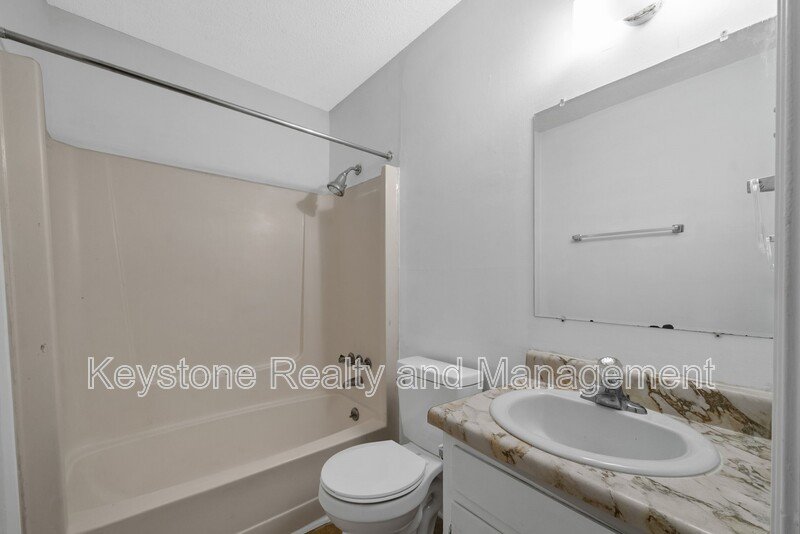 1070 Pembroke Oak Grove Road Unit 26 property image