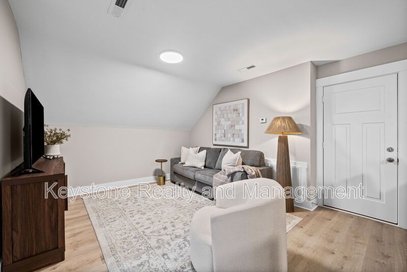15009 Fort Campbell Blvd property image