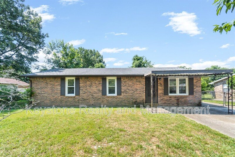 944 Linda Drive property image