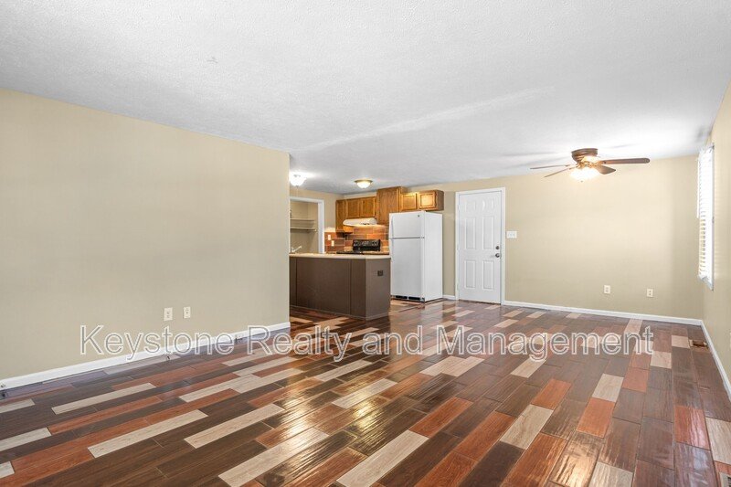 944 Linda Drive property image