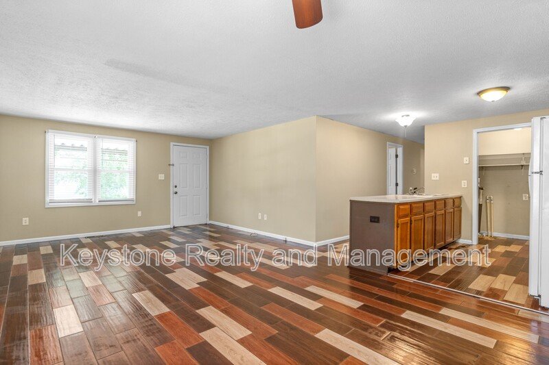 944 Linda Drive property image